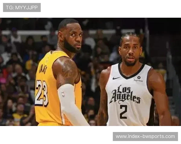 伦纳德高效贡献29分7板8助 快船主场击退背靠背尼克斯